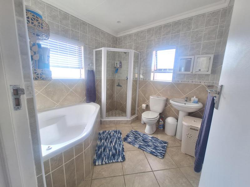 3 Bedroom Property for Sale in Reebok Western Cape